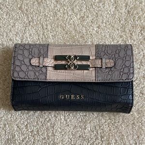 Guess Wallet!